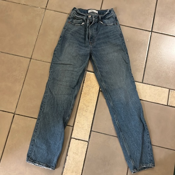 Abercrombie & Fitch The 90s Straight Ultra High Rise Jean - Picture 4 of 7